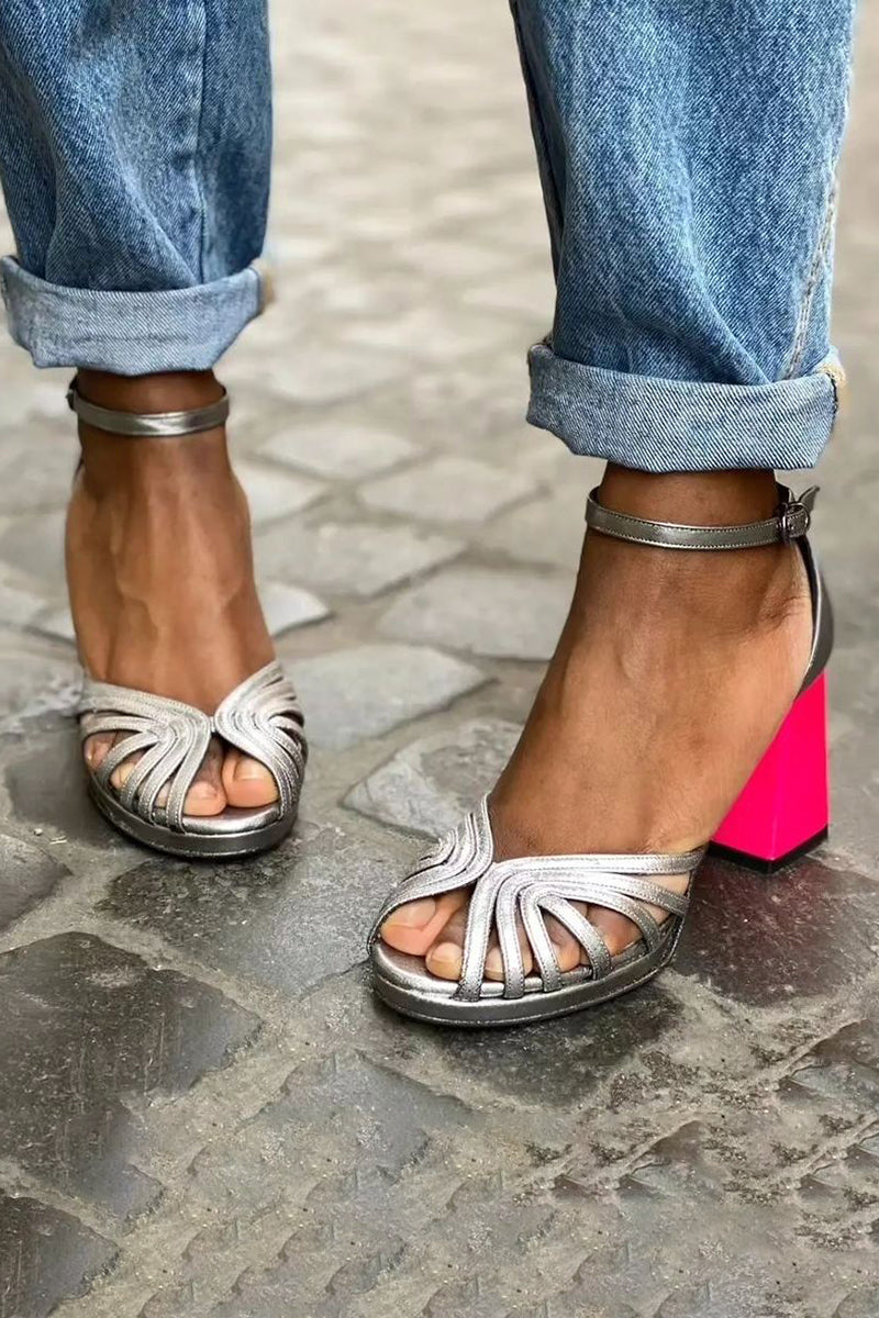 Naelle - Sandalias lucidi con tacón largo y elegante fibbia